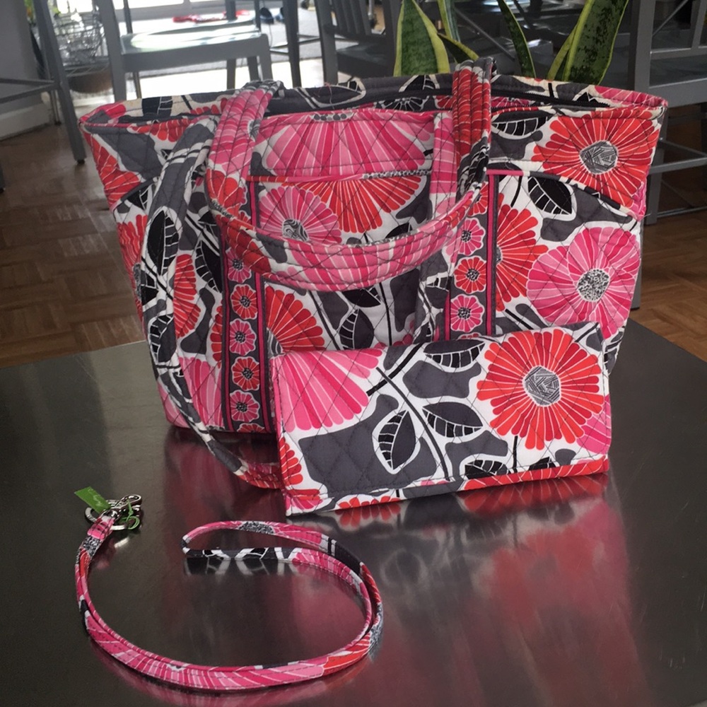 Vera Bradley/ Cheery Blossoms/ Bag/ Lanyard/Wallet
